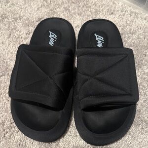 Liliana Quilted Black Slide Sandals
